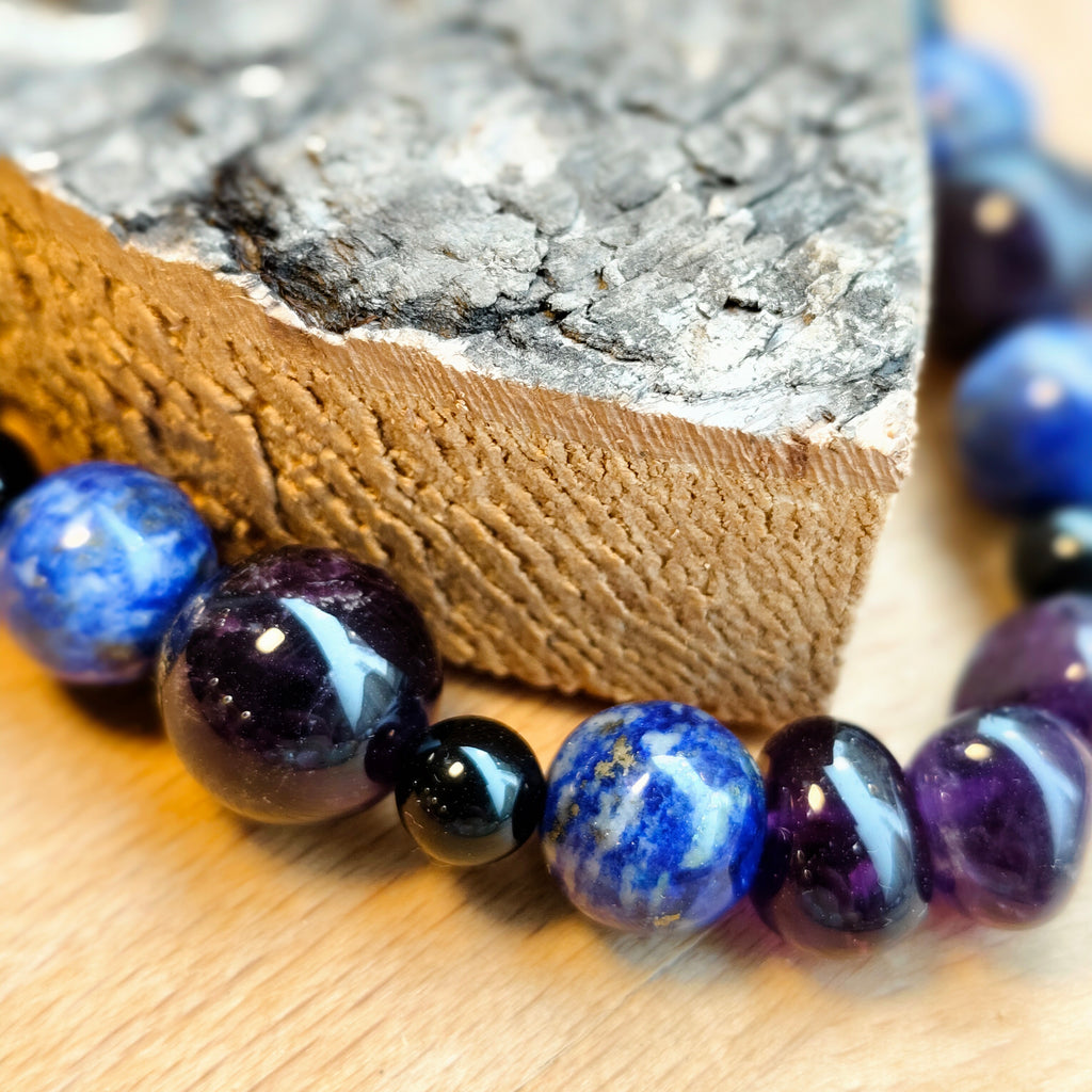 Zen-Harmony Armband: „Tiefer Ozean der Weisheit“ – Amethyst, Lapislazuli & Onyx (16cm)